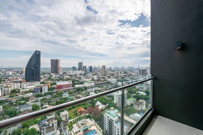 BNQ113 ให้เช่า คอนโด  บีทนิค สุขุมวิท 32 ชั้น27-28 Duplex Penthouse ขนาด103ตรม. 2นอน 2น้ำ 120,000บ. 064-878-5283